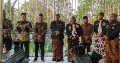 mangku alam ii ziarahi pendiri setia hati